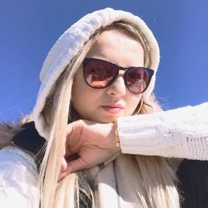 Meet your Posher, Layane